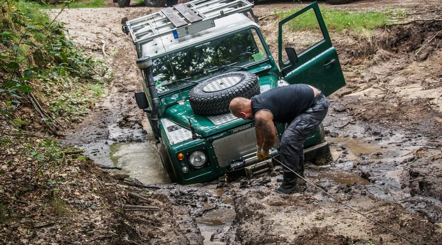 Robuste Offroad Ausrüstung von Techtradesystem: Seilwinden, die den Unterschied machen